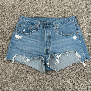 Levi’s 501 distressed Jean shorts, size 31